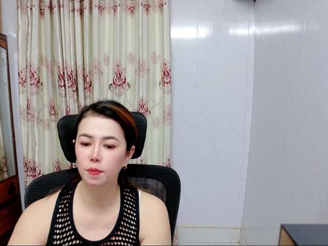Lindahot69 live cam on BongaCams