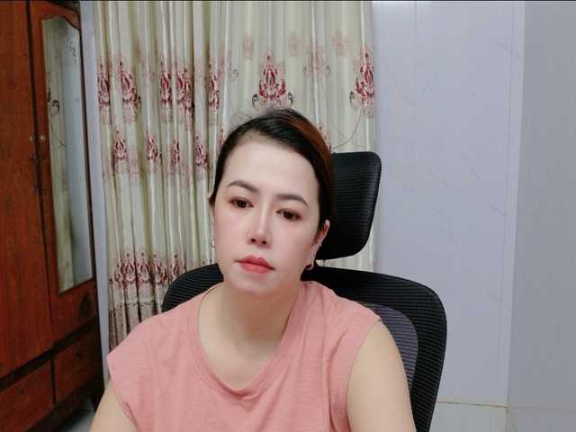 Lindahot69 live cam on BongaCams