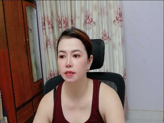 Lindahot69 live cam on BongaCams