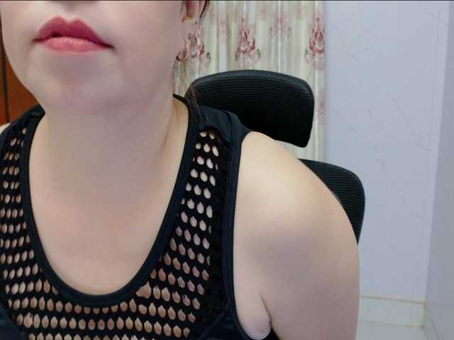 Lindahot69 live cam on BongaCams