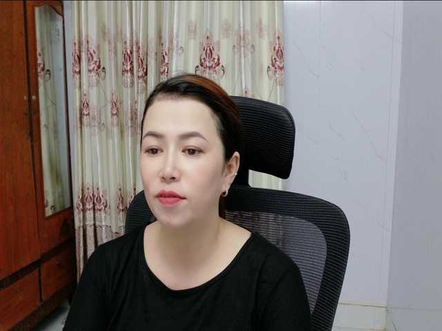 Lindahot69 live cam on BongaCams