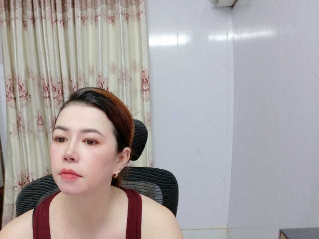 Lindahot69 live cam on BongaCams