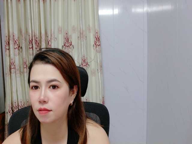Lindahot69 live cam on BongaCams