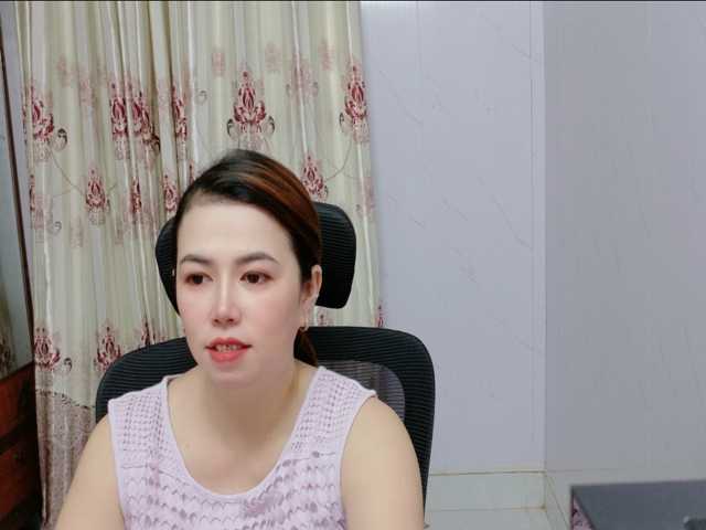 Lindahot69 live cam on BongaCams