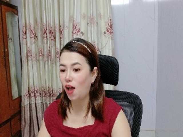 Lindahot69 live cam on BongaCams