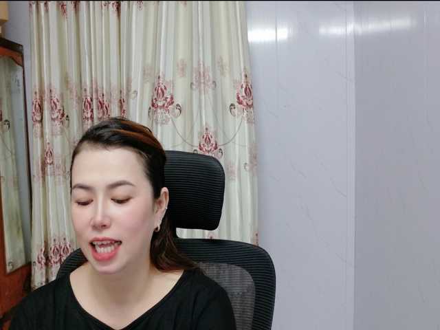 Lindahot69 live cam on BongaCams