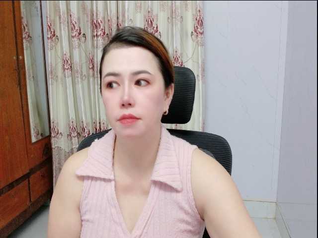 Lindahot69 live cam on BongaCams