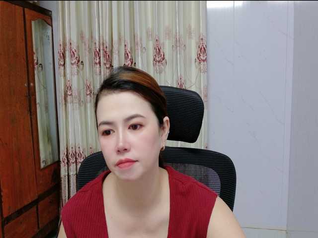 Lindahot69 live cam on BongaCams