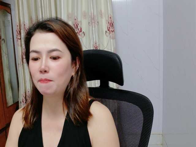 Lindahot69 live cam on BongaCams