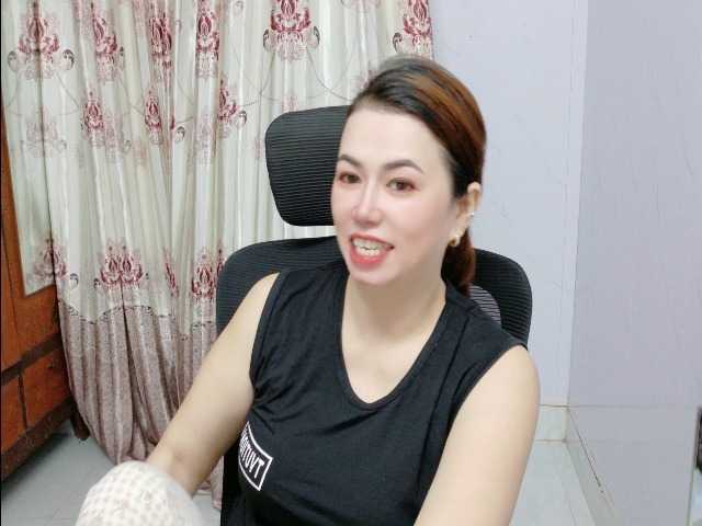 Lindahot69 live cam on BongaCams