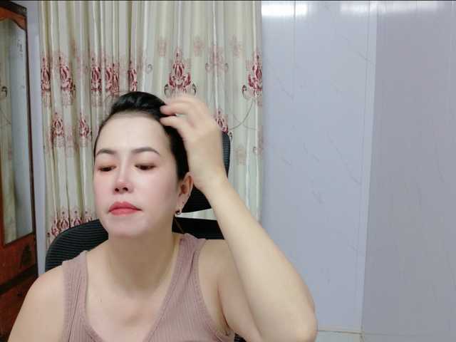 Lindahot69 live cam on BongaCams