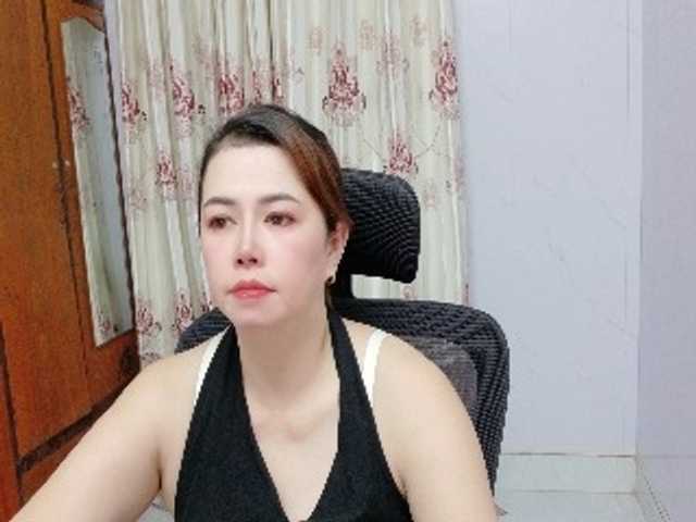 Lindahot69 live cam on BongaCams