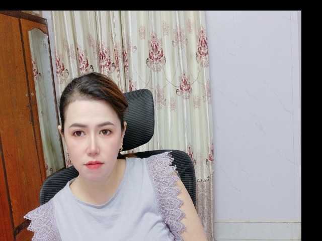 Lindahot69 live cam on BongaCams