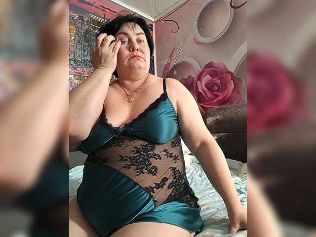 EvaShiny live cam on BongaCams