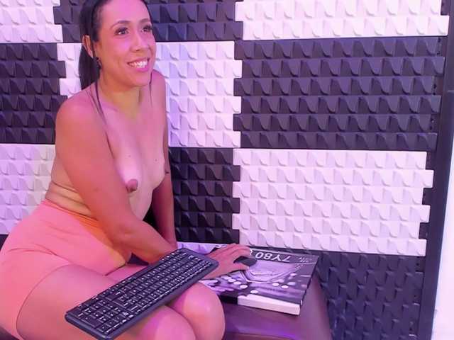 VictoriaVidal live cam on BongaCams