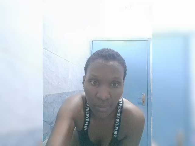Peachplease live cam on BongaCams