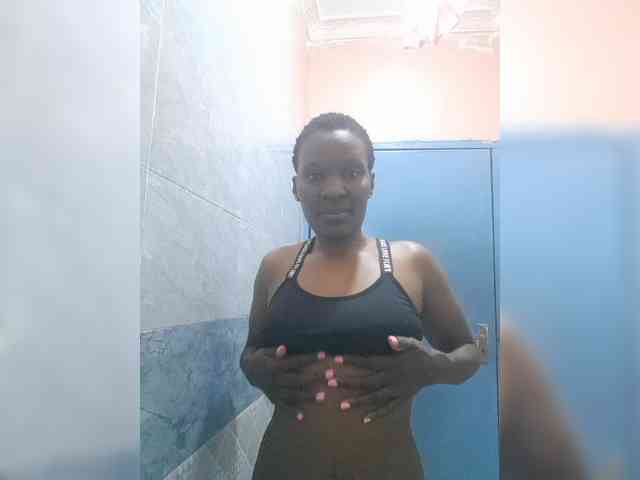 Peachplease Live Webcam on BongaCams