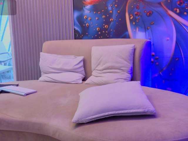 Danteandvioletecr live cam on BongaCams