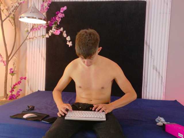 Danteandvioletecr live cam on BongaCams