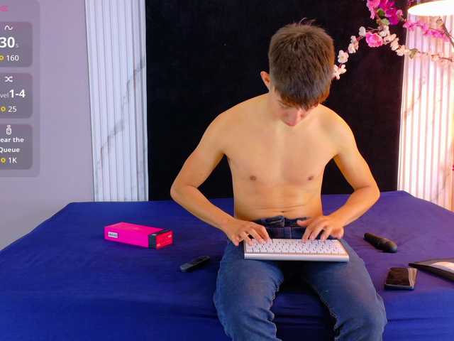 Danteandvioletecr live cam on BongaCams