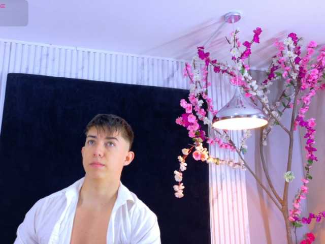 Danteandvioletecr live cam on BongaCams