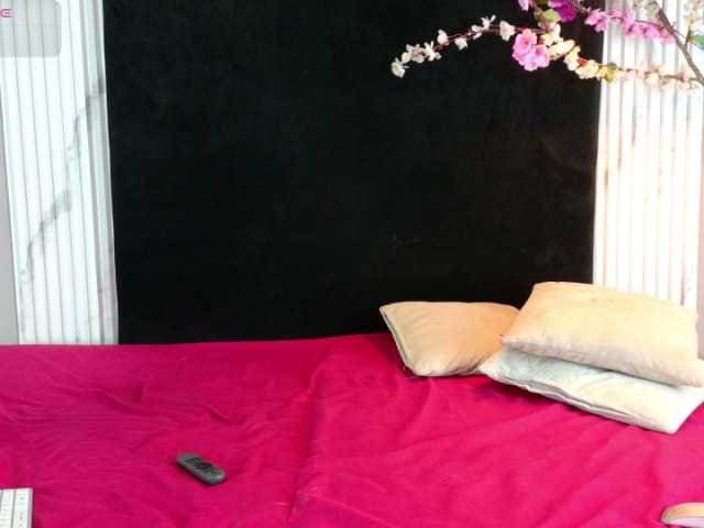 Danteandvioletecr live cam on BongaCams