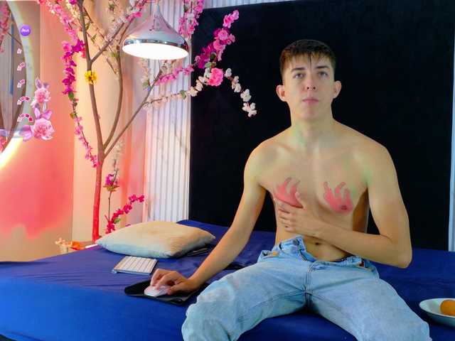 Danteandvioletecr live cam on BongaCams