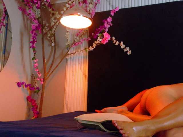 Danteandvioletecr live cam on BongaCams