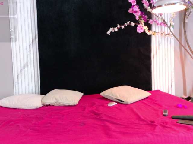 Danteandvioletecr live cam on BongaCams