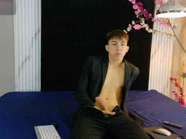 Modelo: Danteandvioletecr