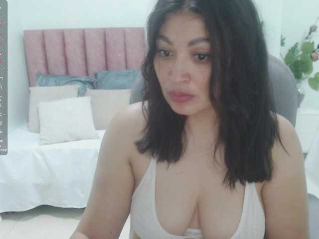 Sophia-hadid live webcam show