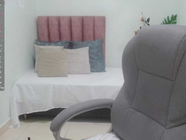 Sophia-hadid live cam on BongaCams