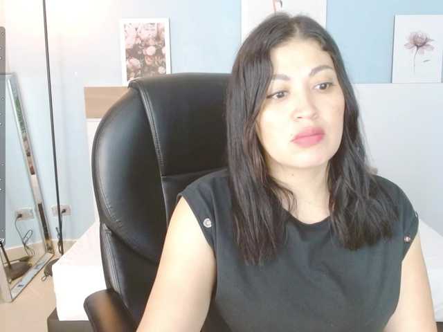 Sophia-hadid live cam on BongaCams