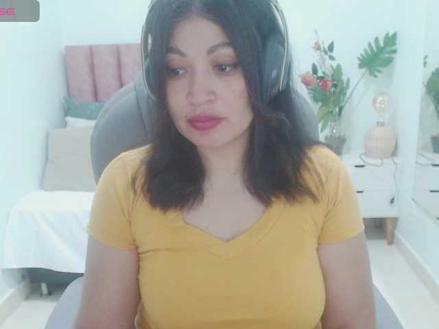 Sophia-hadid live webcam show