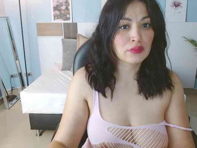 Sophia-hadid webcam