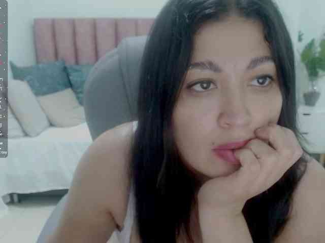 Sophia-hadid webcam