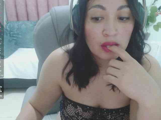 Sophia-hadid Live Webcam on BongaCams
