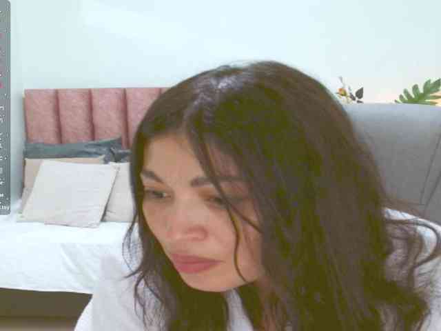 Sophia-hadid webcam