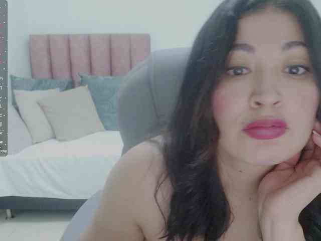 Sophia-hadid webcam