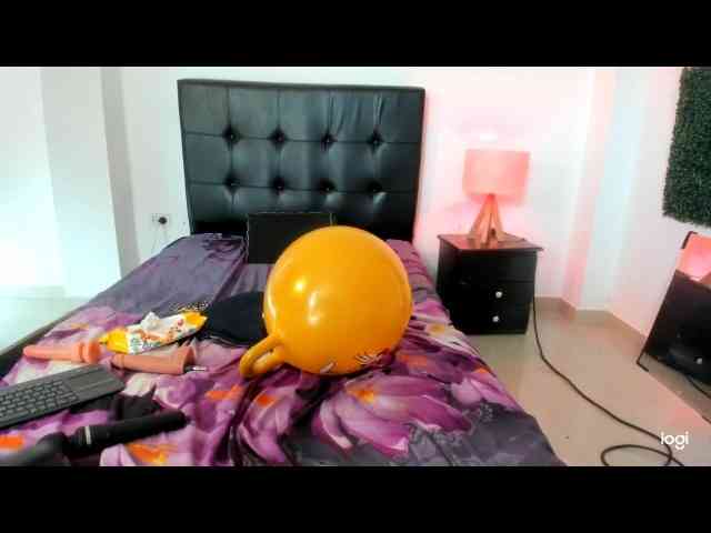 SashaLux18 webcam