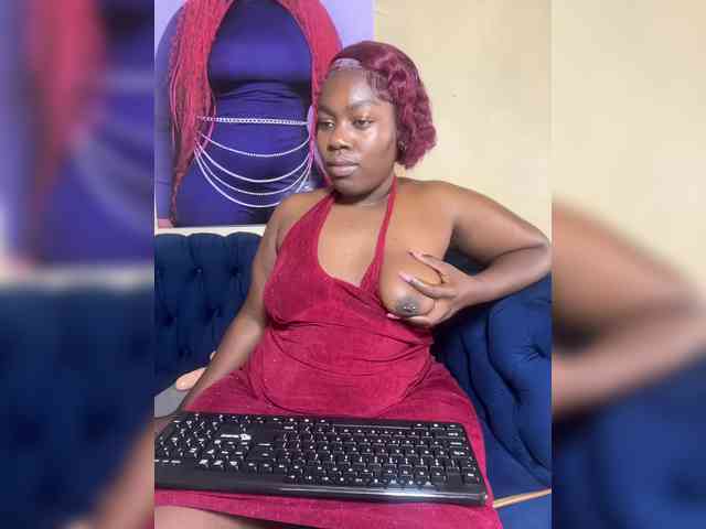 BigBootyBrie01 webcam