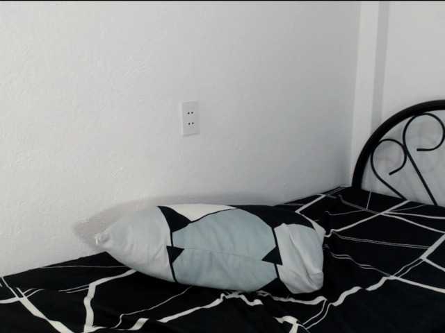 Disney4U-1 live webcam show