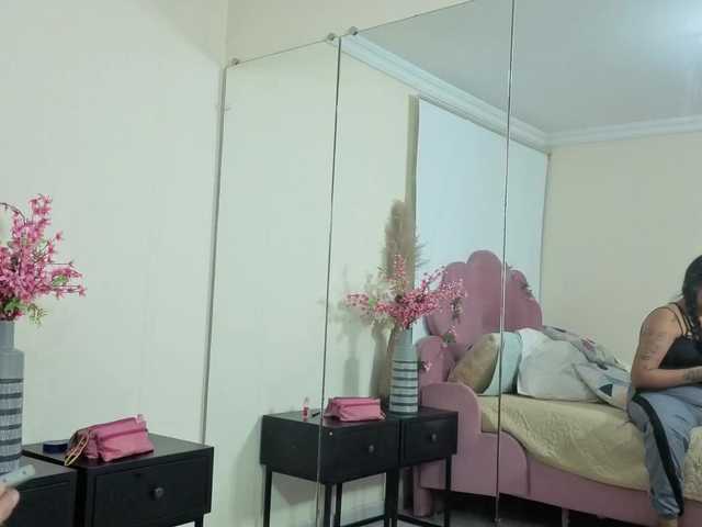 rousebonny live cam on BongaCams