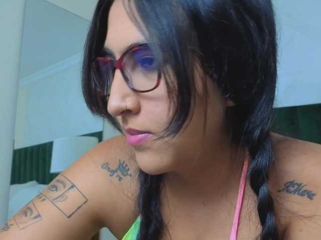 rousebonny live cam on BongaCams
