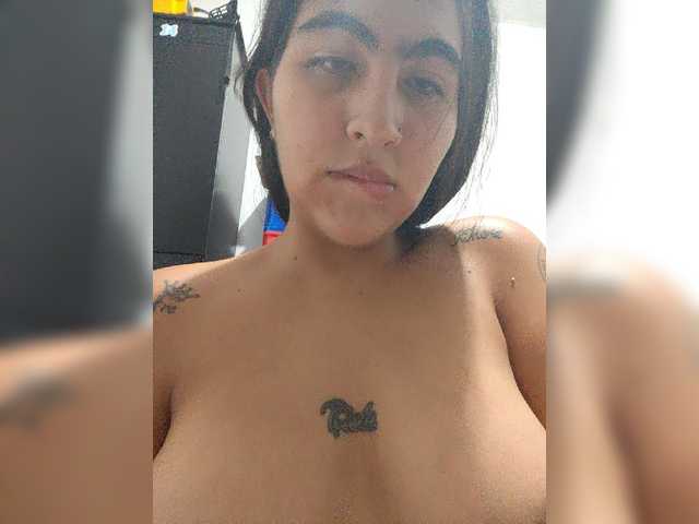 rousebonny live cam on BongaCams