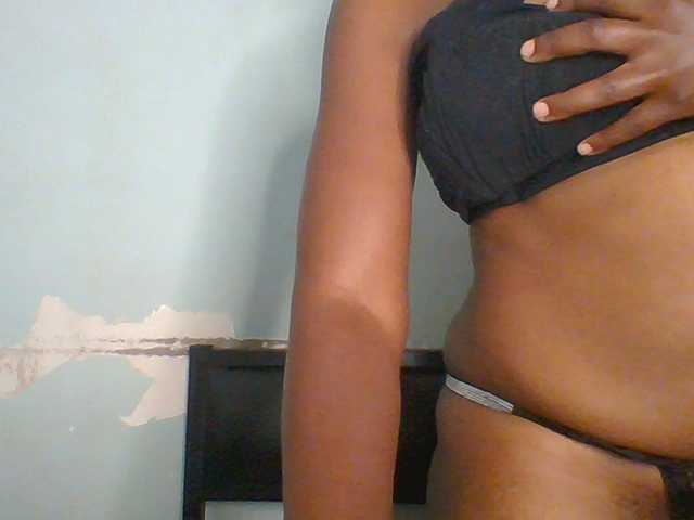 Creme-dall live cam on BongaCams