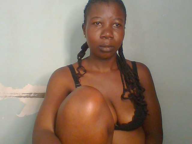 Creme-dall live cam on BongaCams