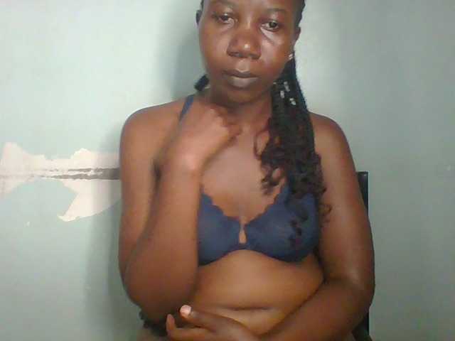 Creme-dall live cam on BongaCams