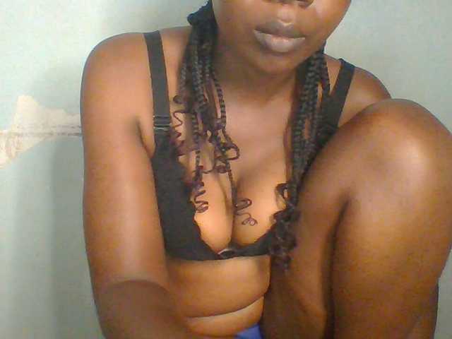 Creme-dall live cam on BongaCams