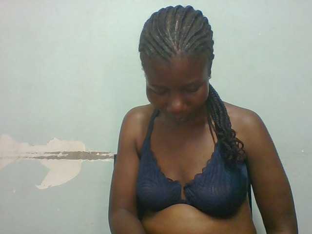 Creme-dall live cam on BongaCams